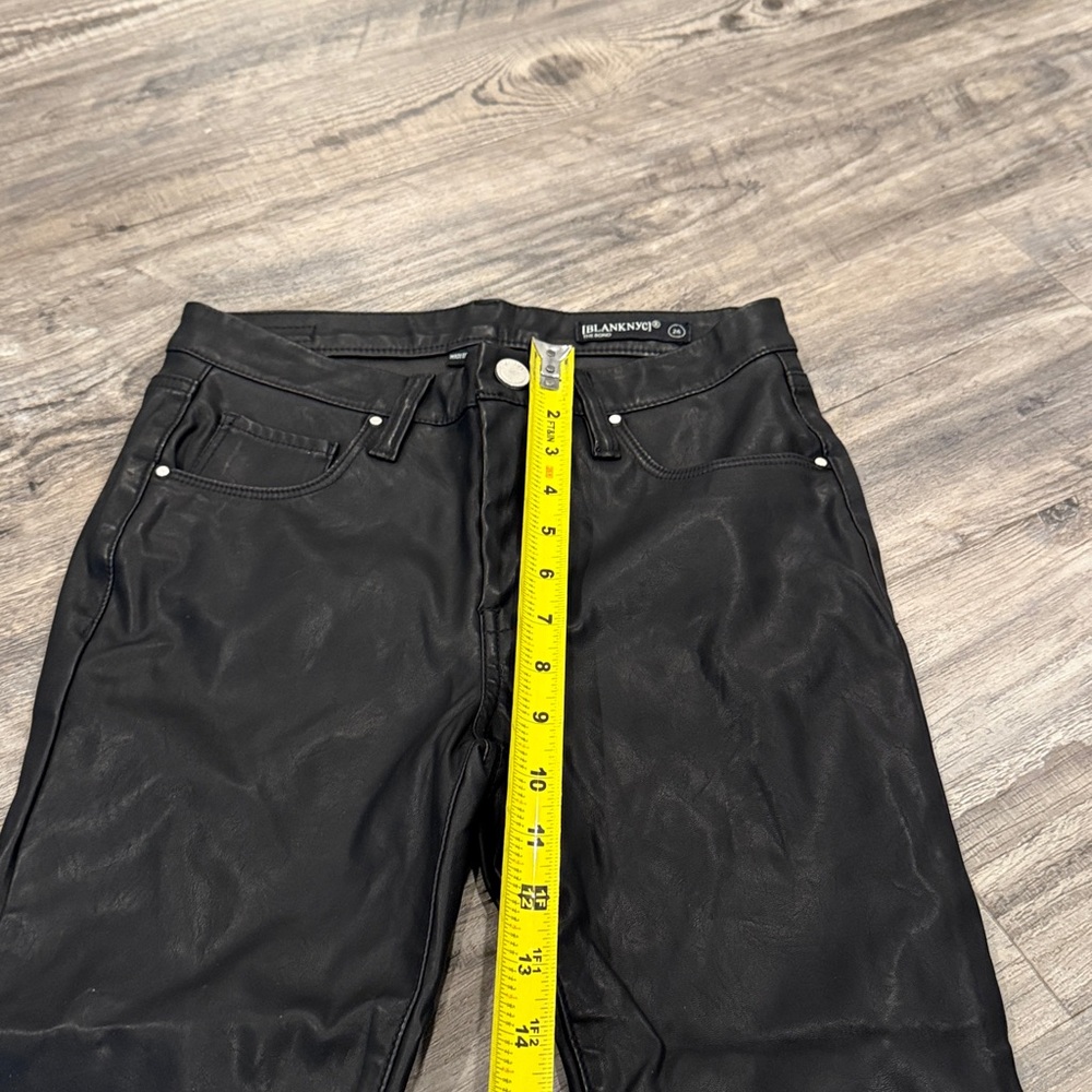 Blank NYC Faux Leather Skinny Pants Black Size 26 - Picture 4 of 10